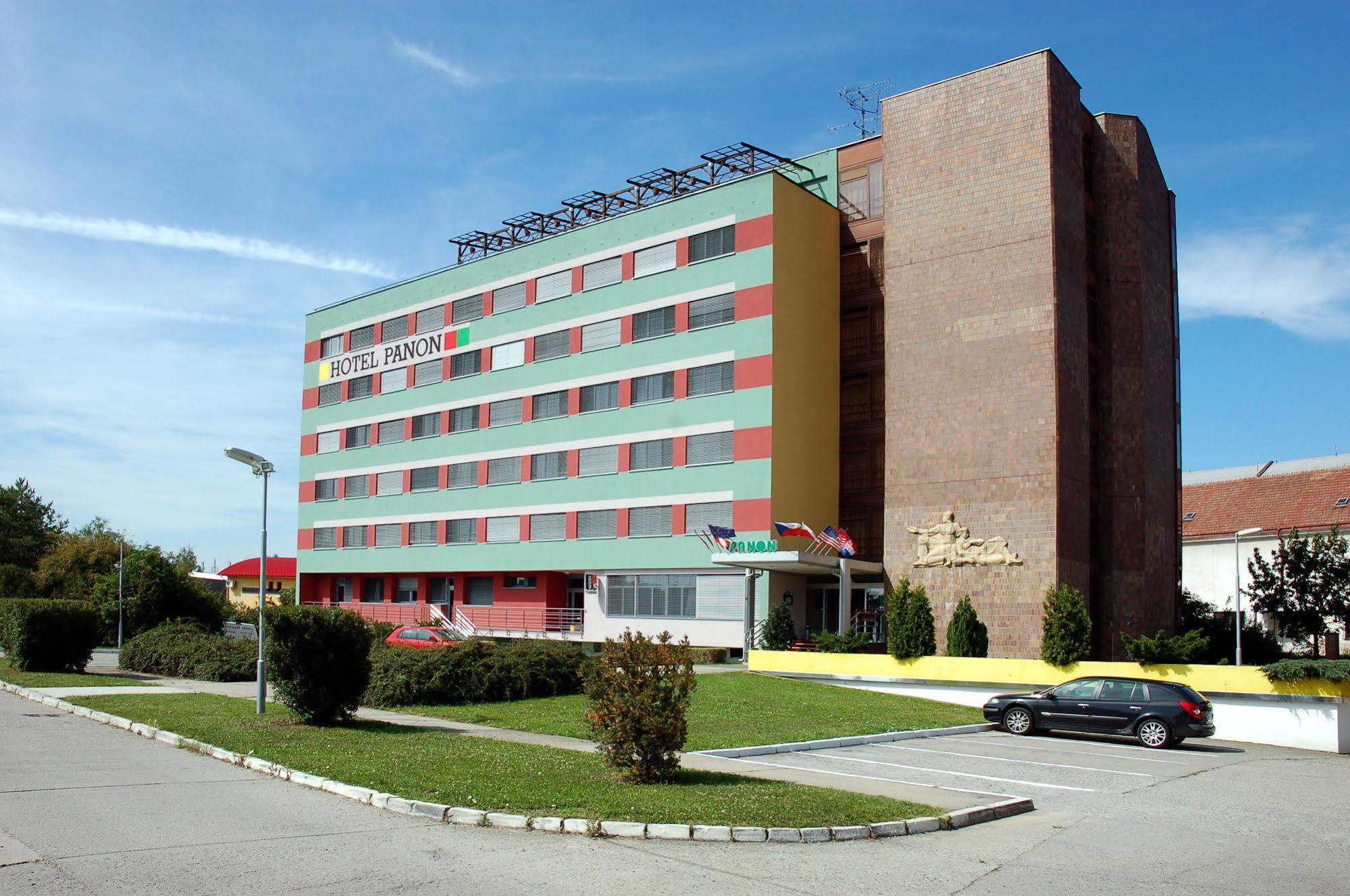 Hodonín Hotel Panon المظهر الخارجي الصورة